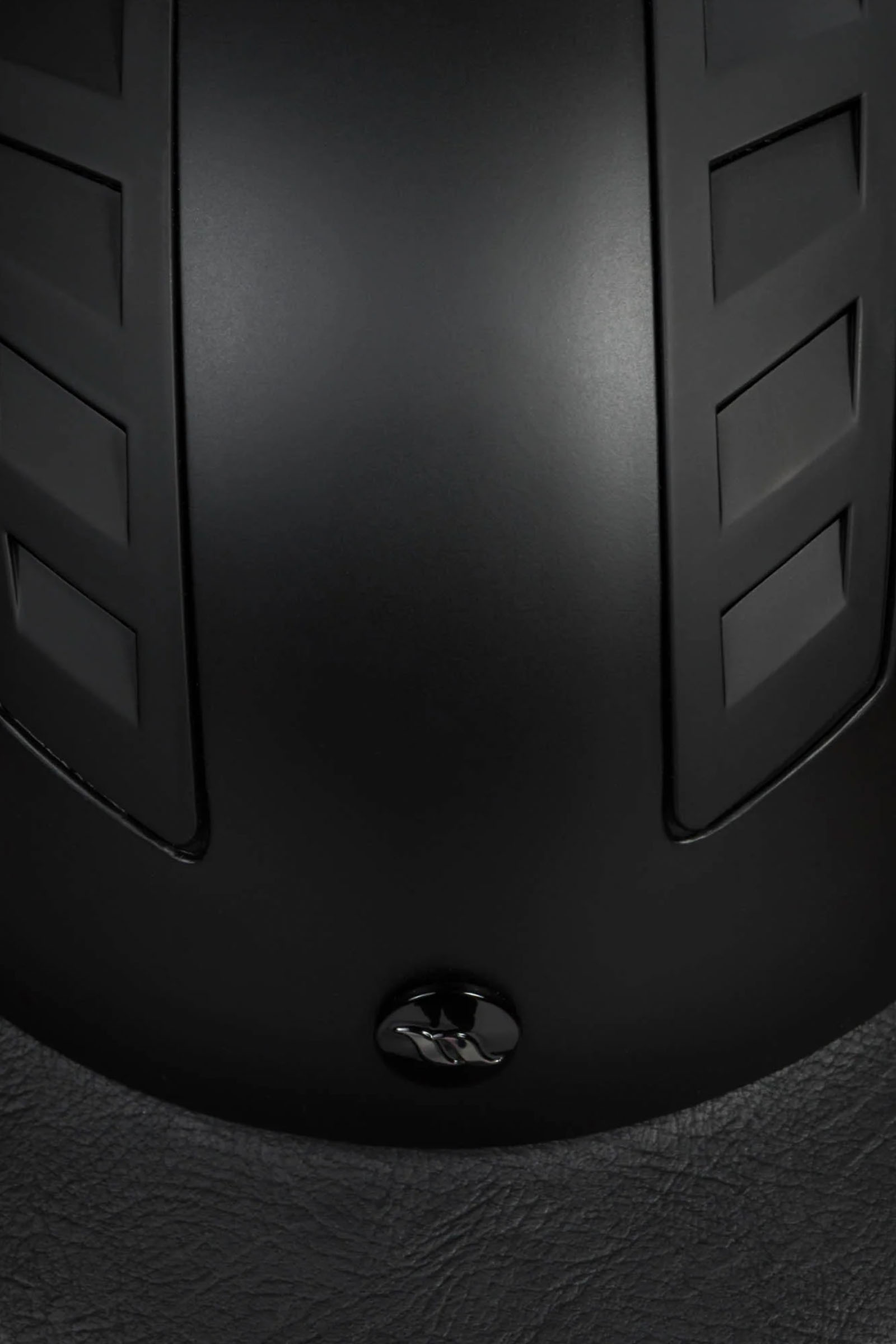 Back on Track Neoz Reithelm mit glatter Oberseite