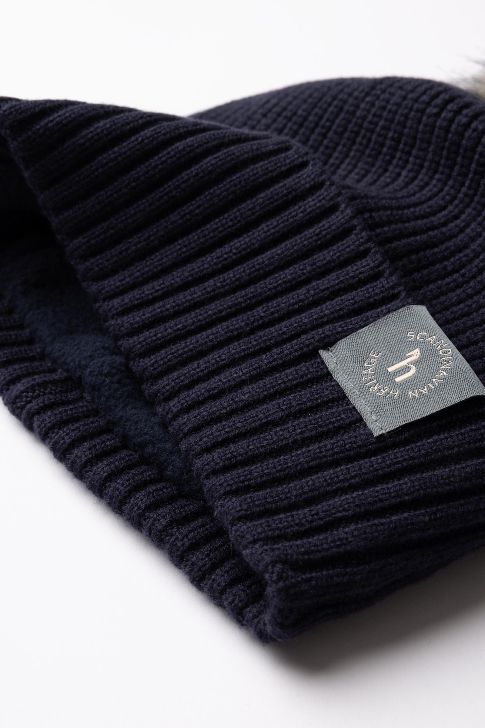 Horze Noa Kinder gestrickte Mütze mit abnehmbarem Bommel