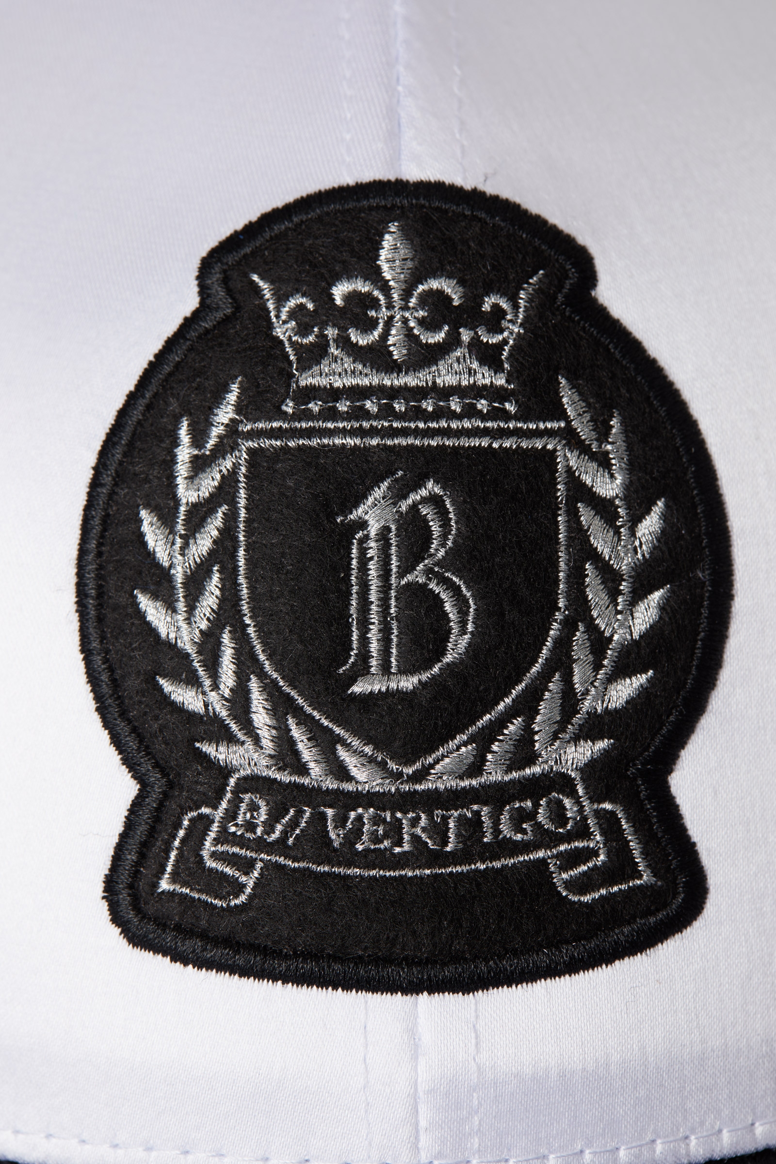 B Vertigo Satin Kappe