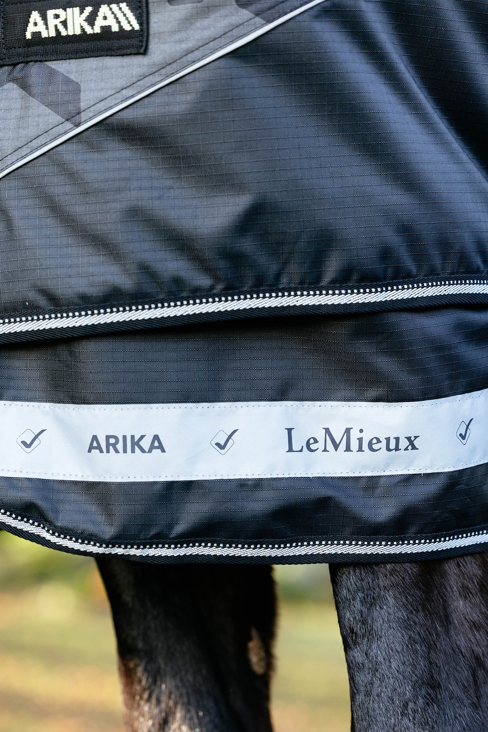 LeMieux Arika reflektierende Weidedecke mit abnehmbarem Halsteil, 100&nbsp;g