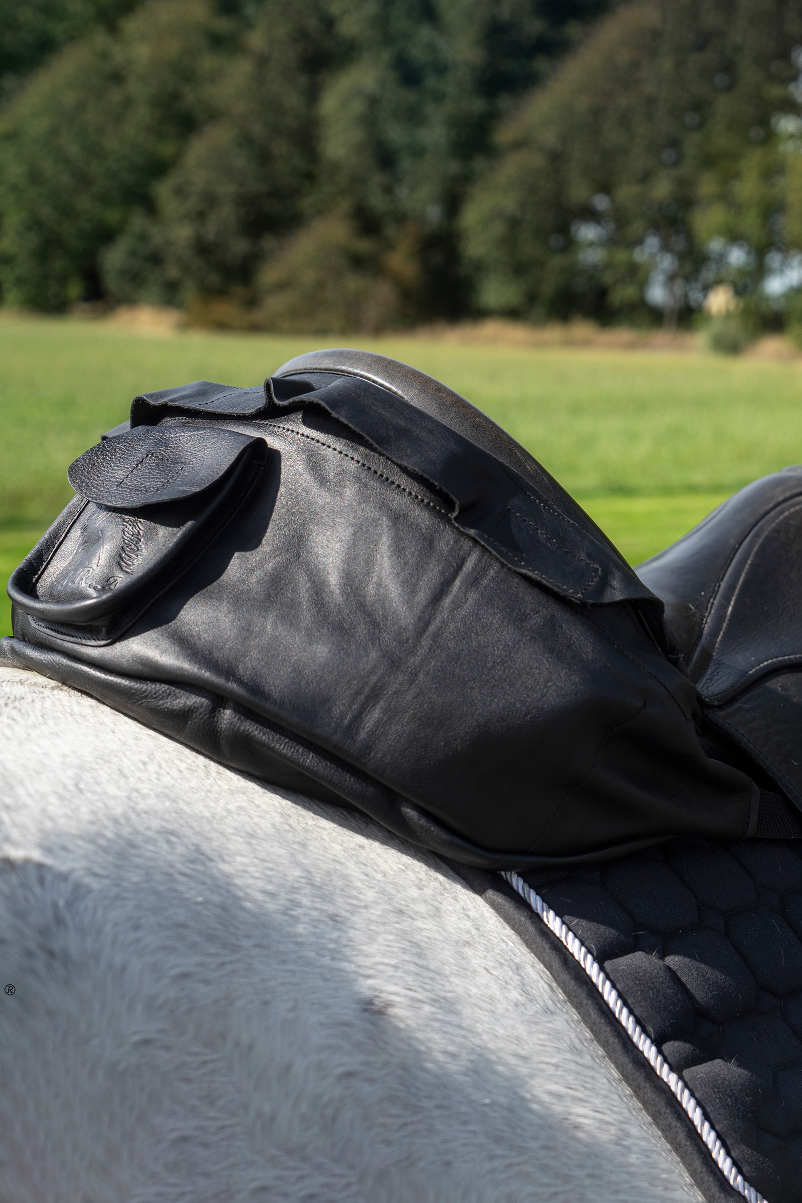 F.R.A. Freedom Riding Articles Taro Satteltasche aus einfachem Leder