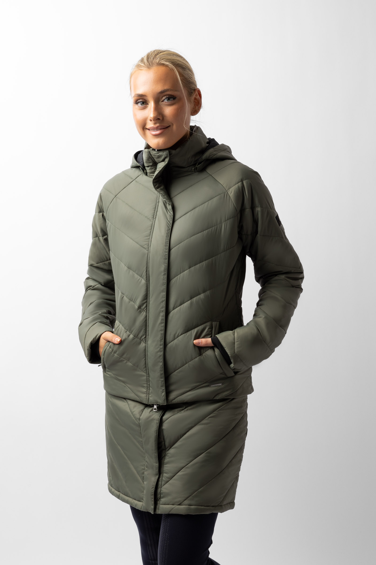 Horze Aurora Gef&uuml;tterte Damen Parka Reitjacke mit abnehmbarem Rock