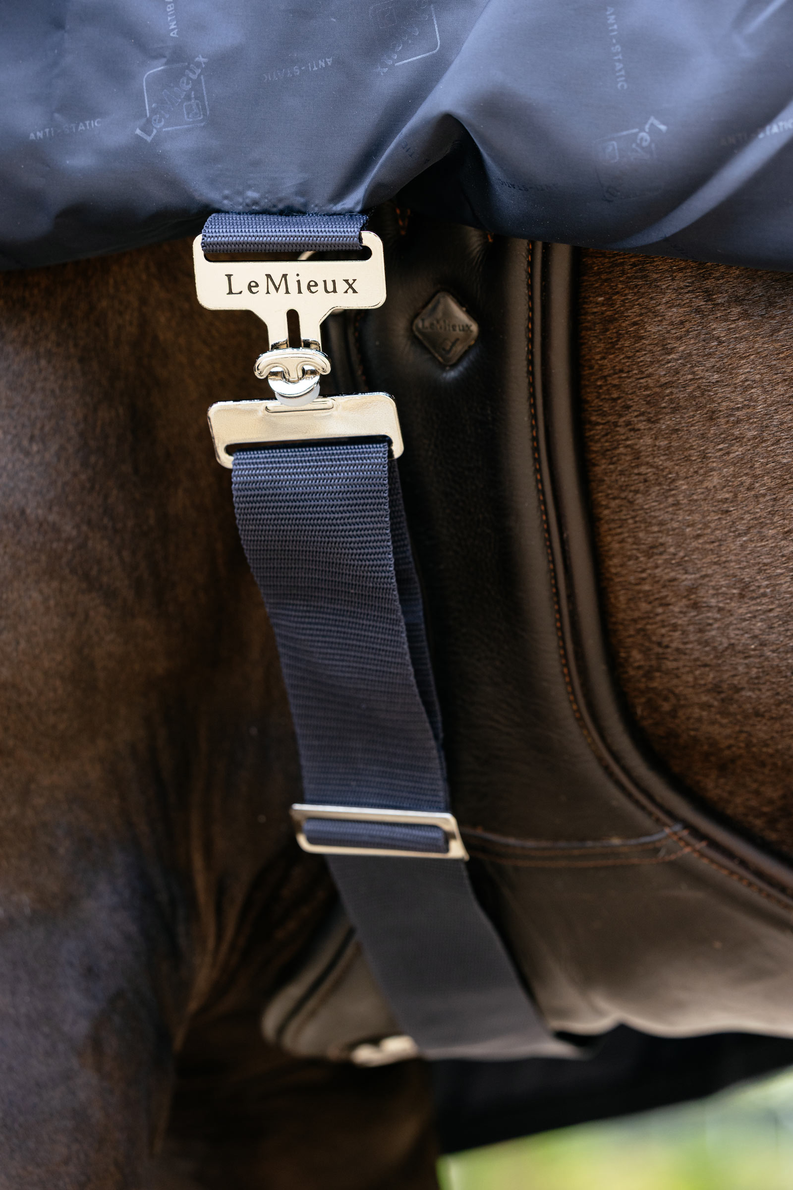 LeMieux Regen-Reitdecke mit festem Halsteil