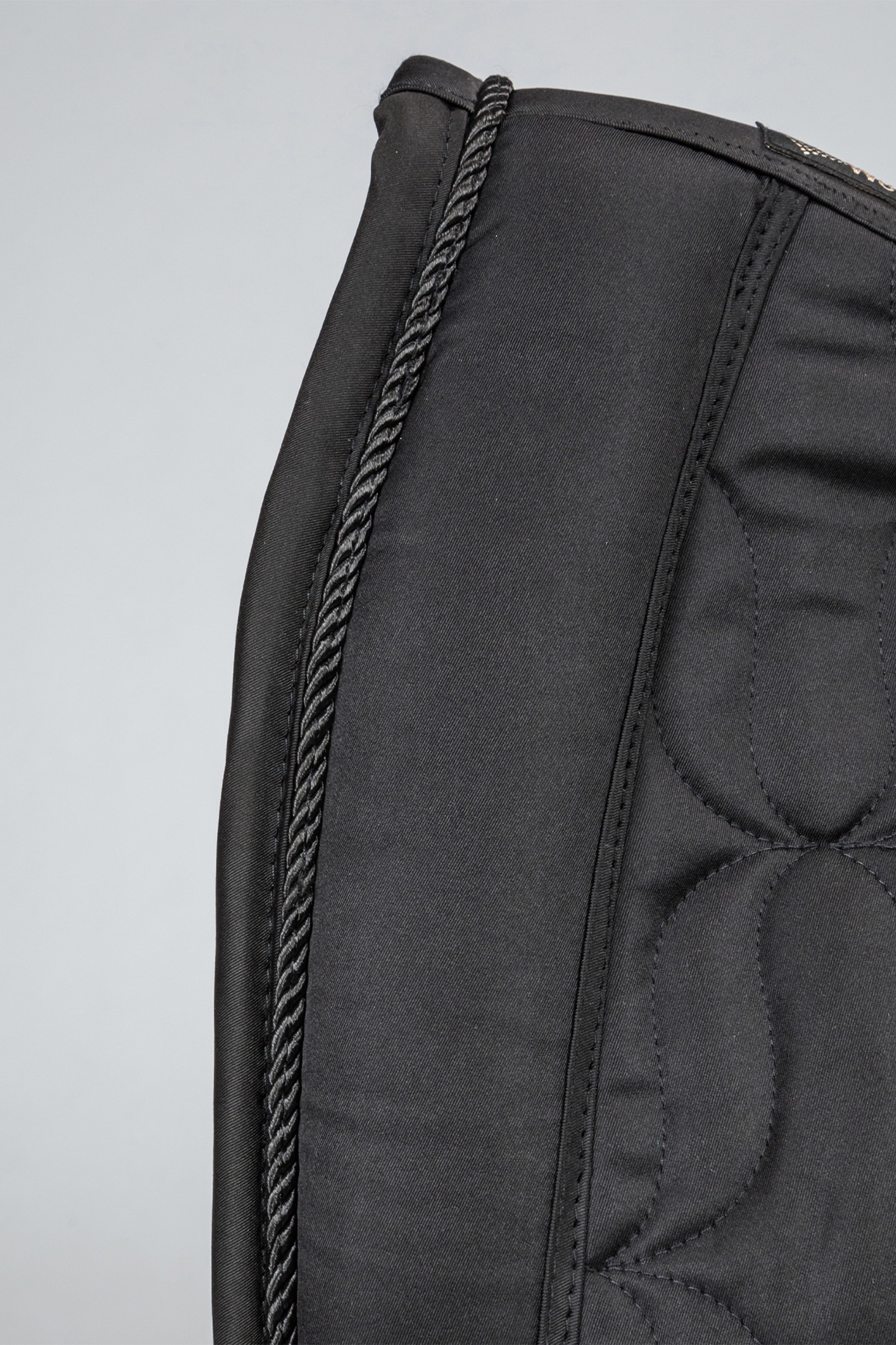 Back on Track Deep Nights Dressurschabracke