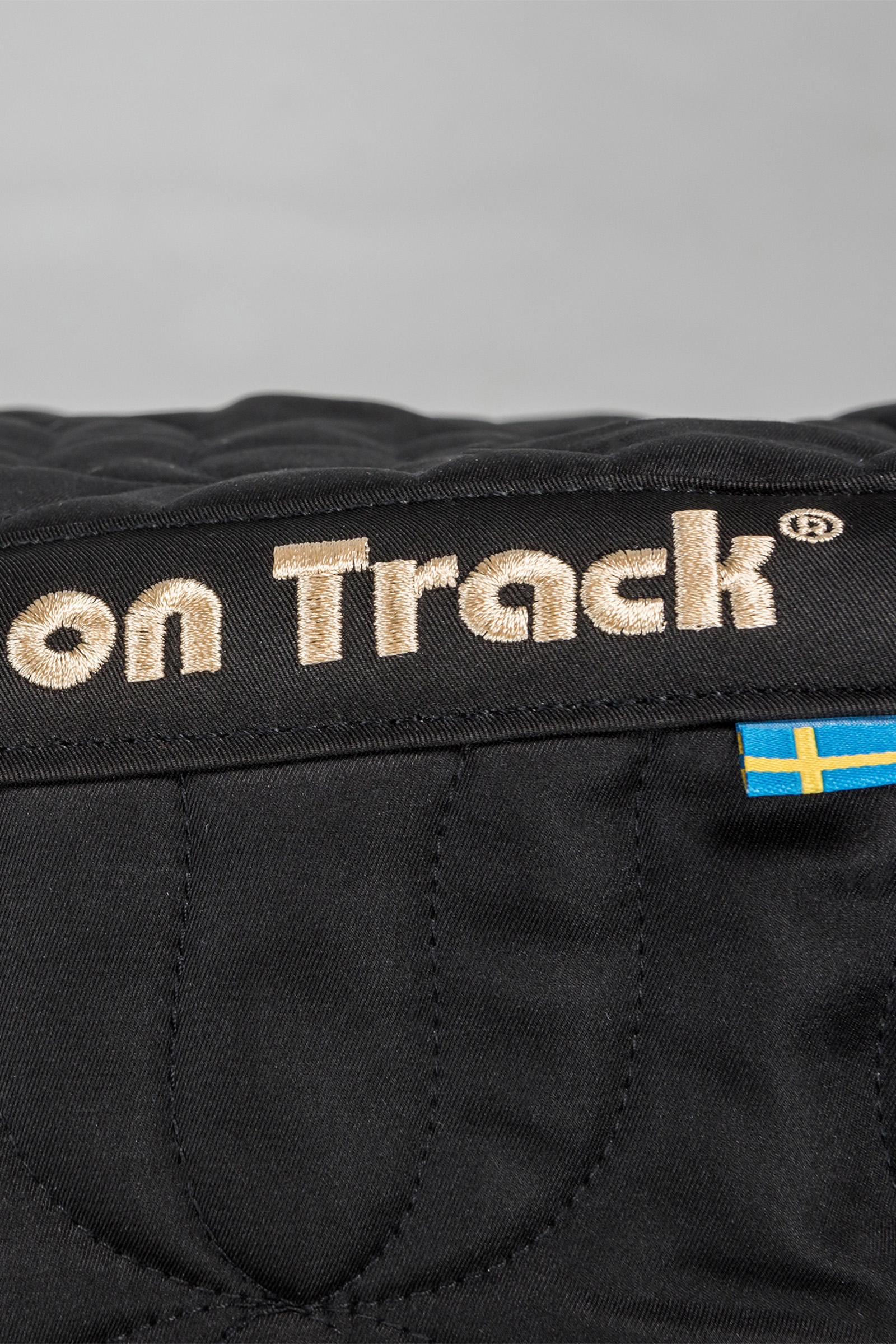 Back on Track Deep Nights Dressurschabracke