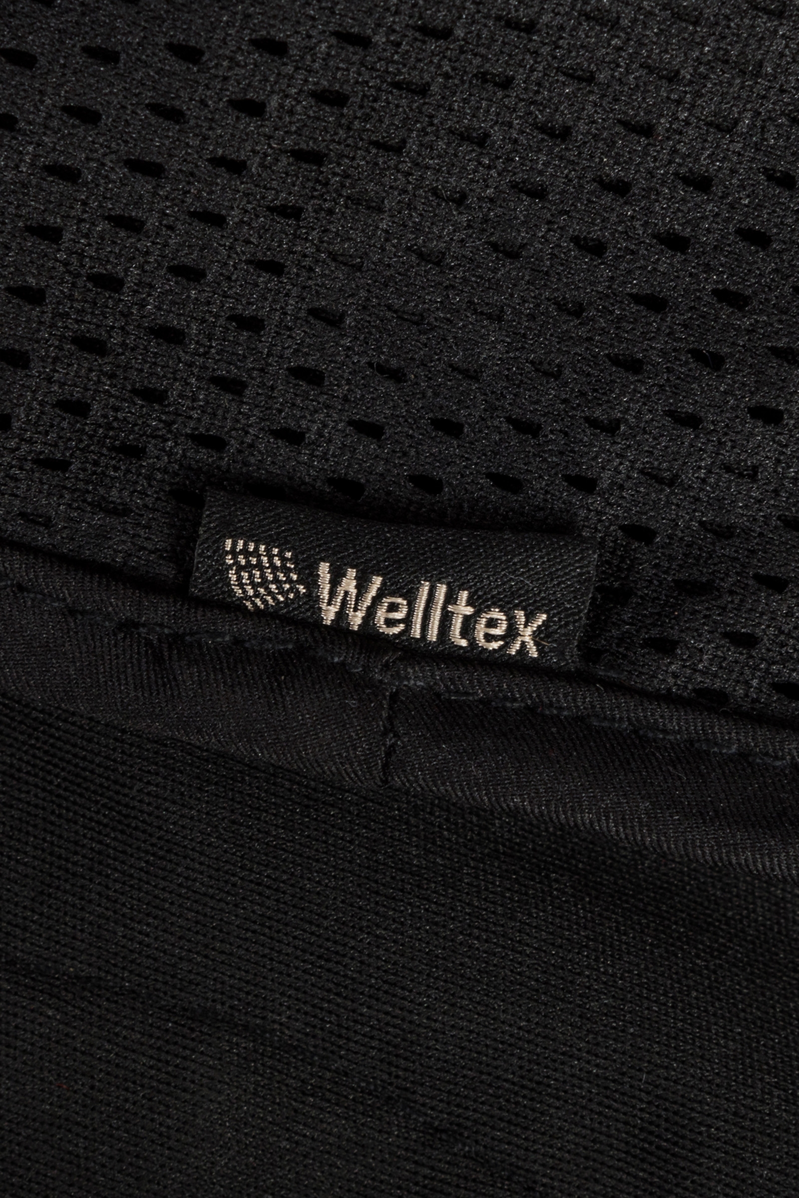 Back on Track Soundless Bonnet Aureum