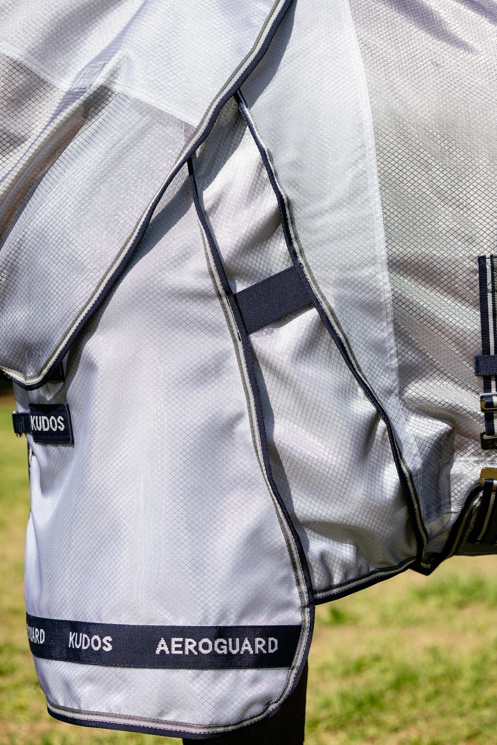 LeMieux Kudos AeroGuard Fliegendecke mit abnehmbarem Halsteil