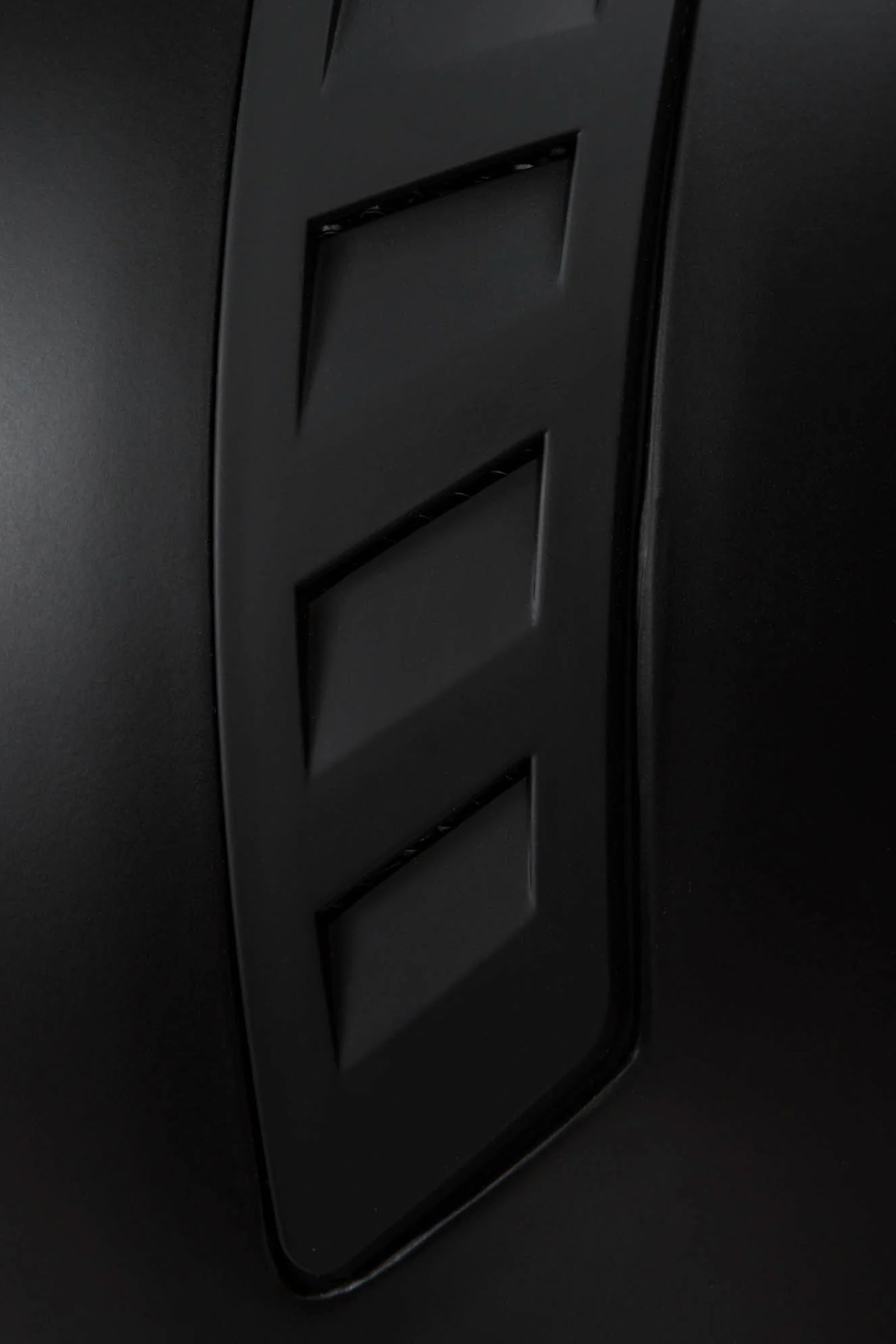 Back on Track Neoz Reithelm mit glatter Oberseite