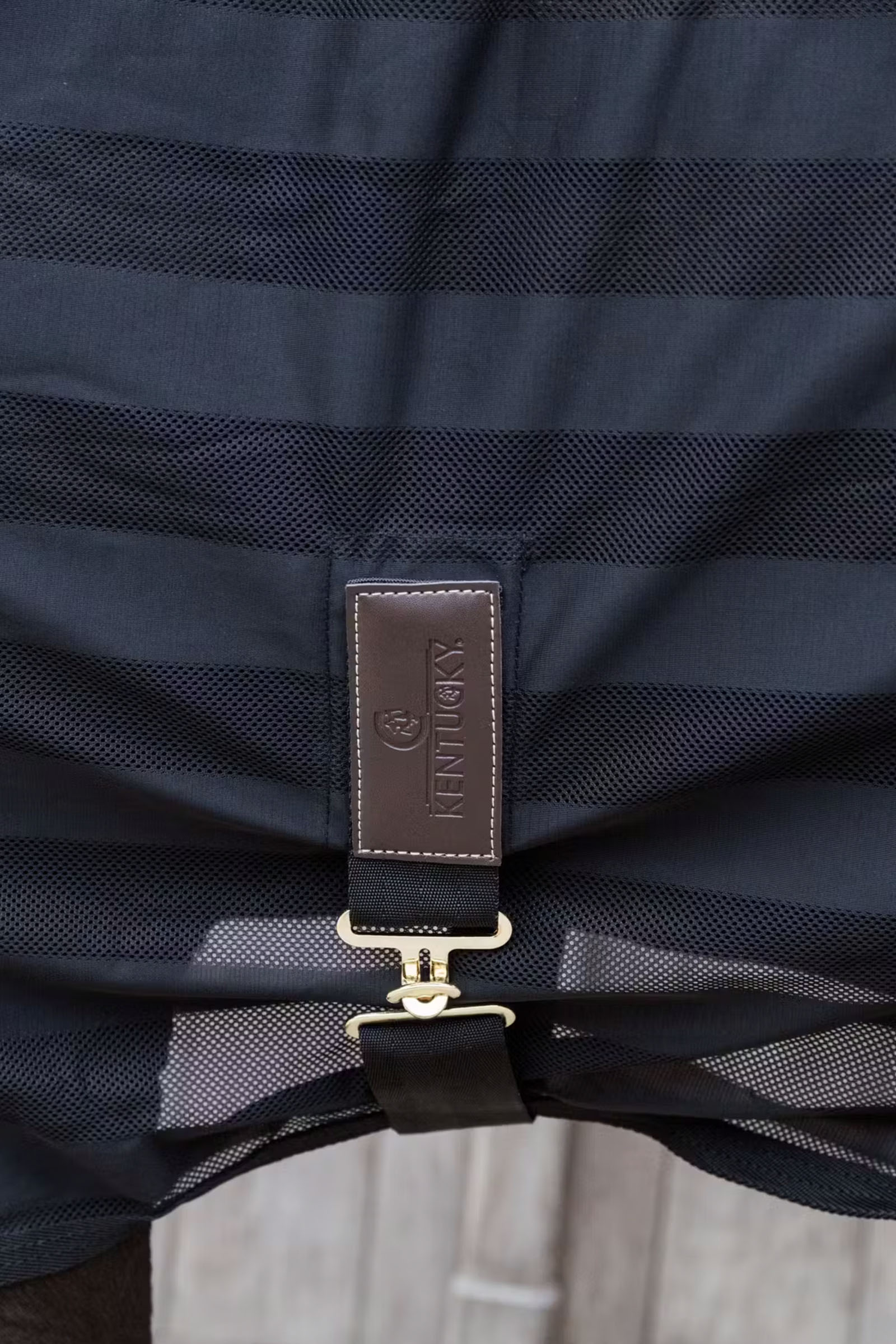 Kentucky Horsewear leichte gestreifte Fliegendecke aus Mesh