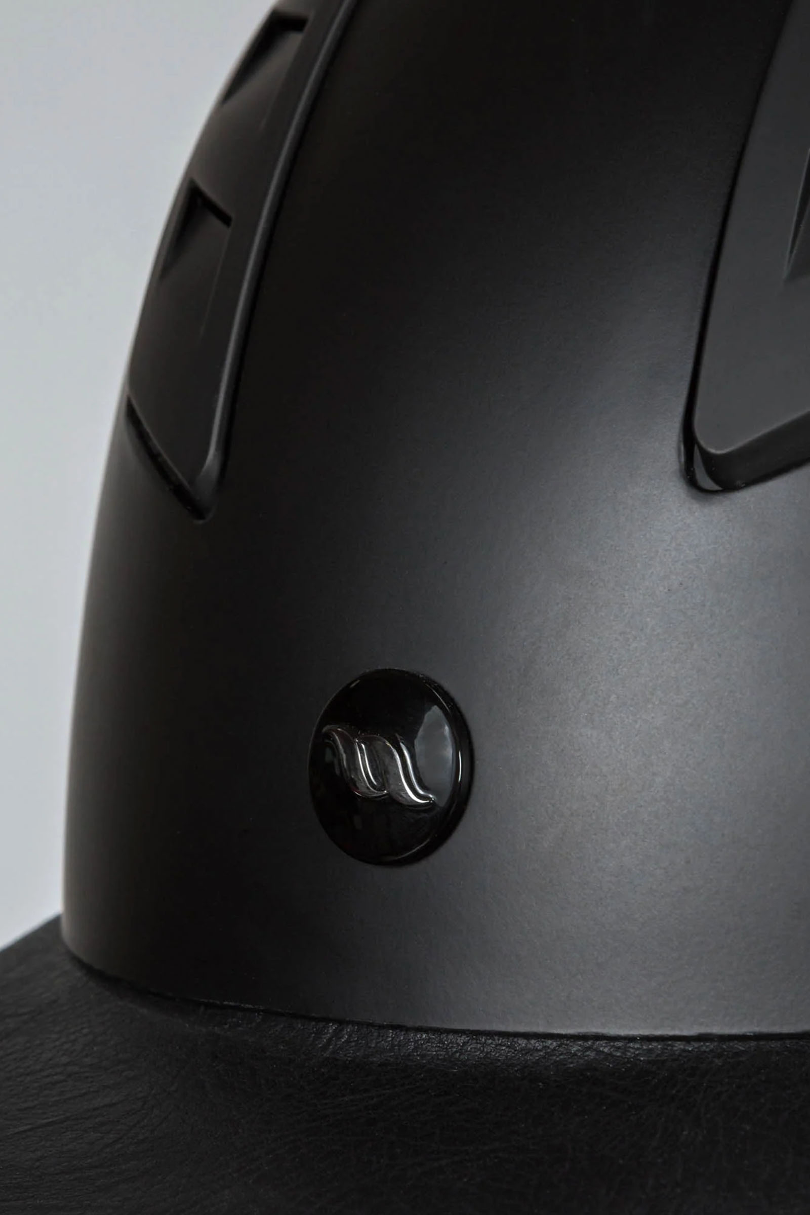 Back on Track Neoz Reithelm mit glatter Oberseite