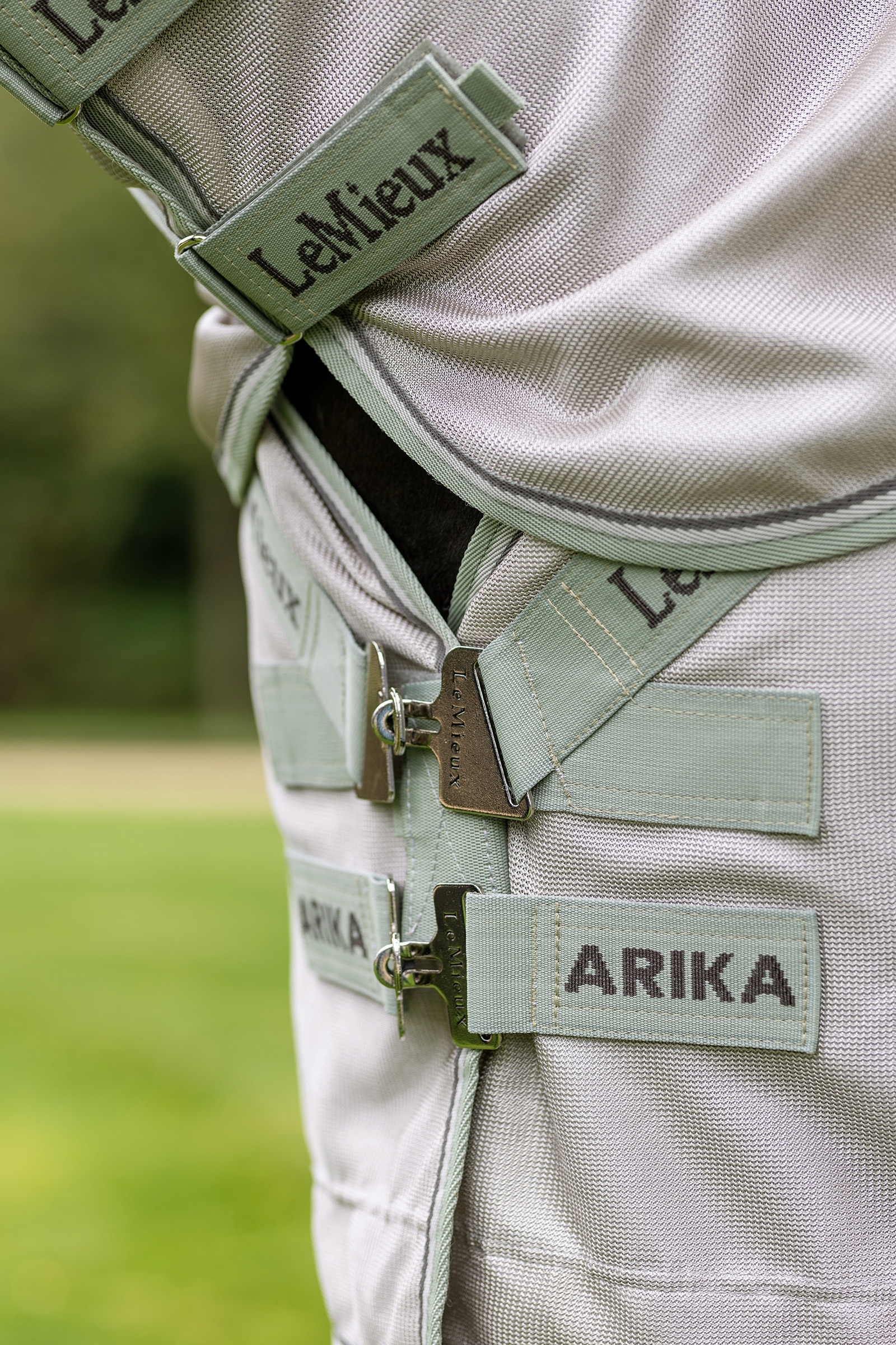 LeMieux Arika Armour-Tek Fliegendecke mit abnehmbarem Halsteil