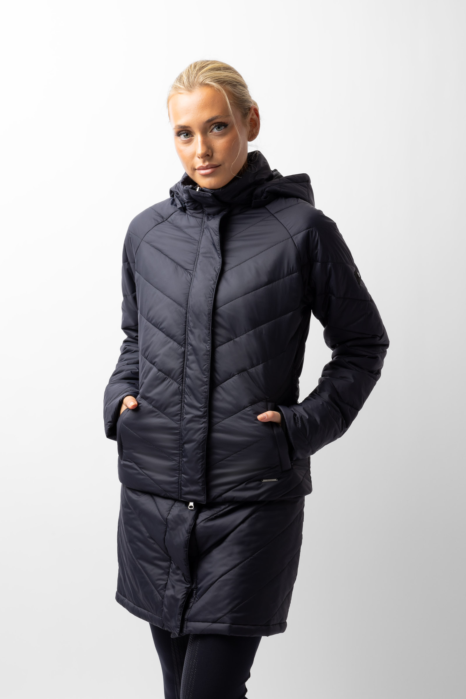 Horze Aurora Gefütterte Damen Parka Reitjacke mit abnehmbarem Rock